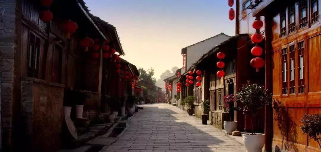 在铲除腐败问题产生的土壤和条件上持续发力